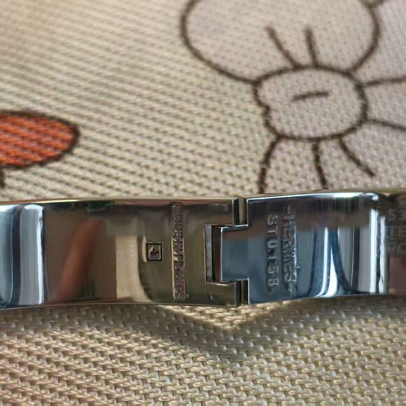 Hermès Silver and Black Click Bracelet Hermès - Picture 4 of 8